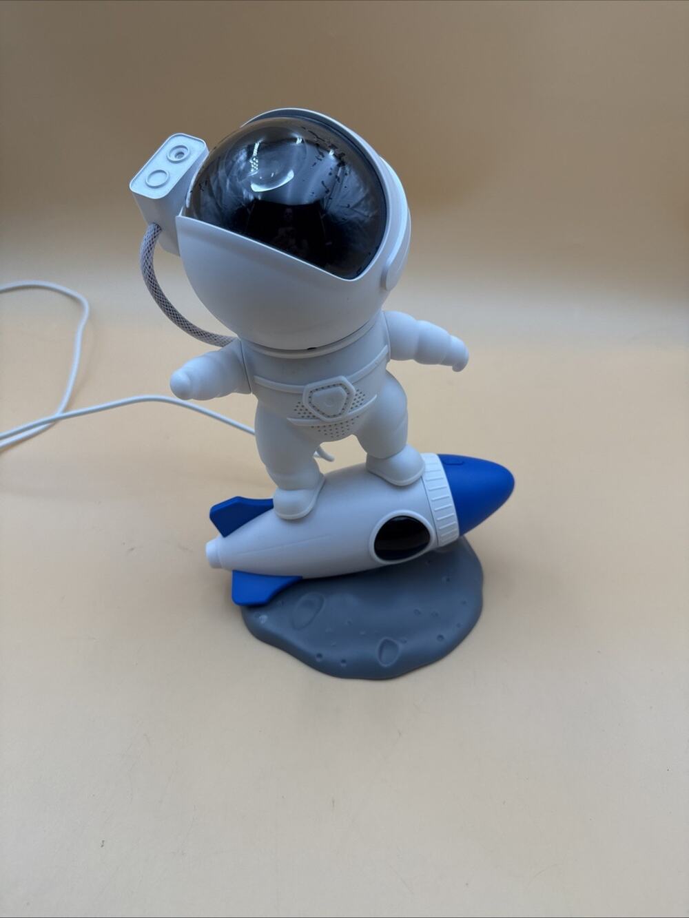 Rocketman Astronaut Galaxy Projector Bluetooth Speaker USED NO REMOTE